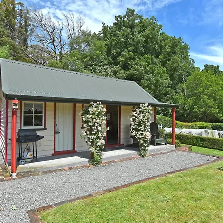 India House & Ica Whare In Whareama, Nr Riversdale Beach Exterior photo