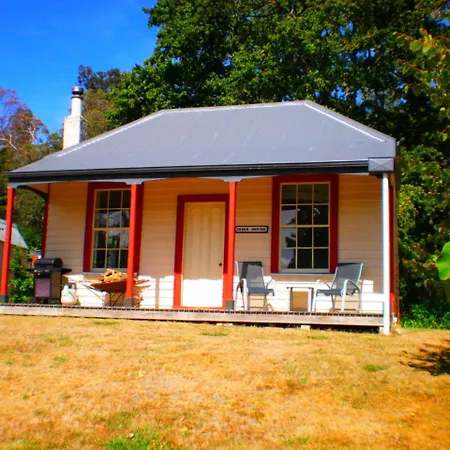India House & Ica Whare In Whareama, Nr Riversdale Beach Exterior photo
