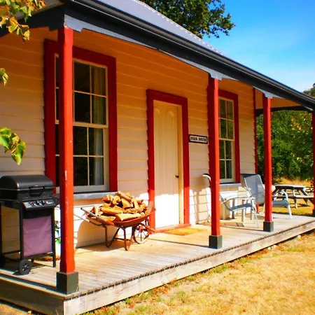 India House & Ica Whare In Whareama, Nr Riversdale Beach Exterior photo