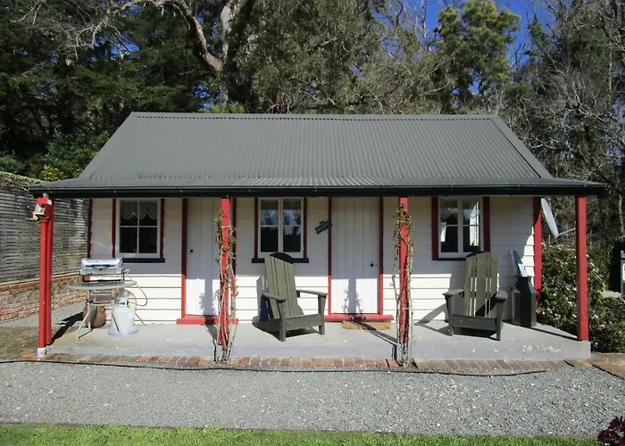 India House & Ica Whare In Whareama, Nr Riversdale Beach