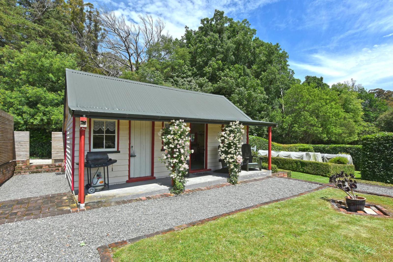 India House & Ica Whare In Whareama, Nr Riversdale Holiday home *