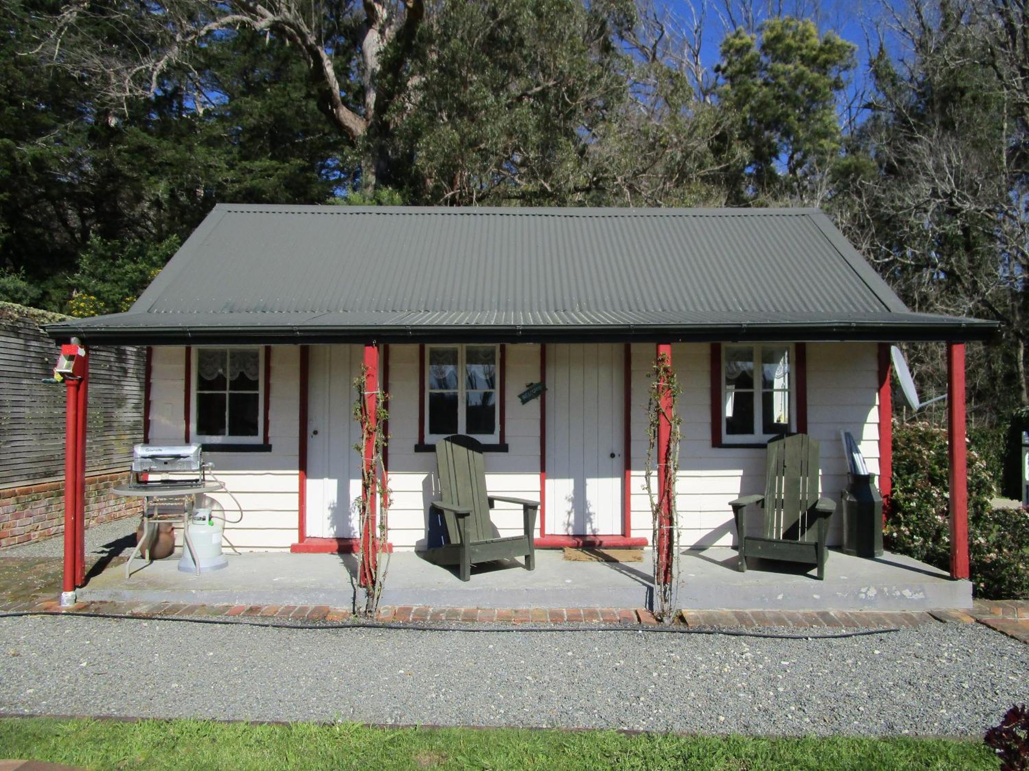 India House & Ica Whare In Whareama, Nr Riversdale Holiday home