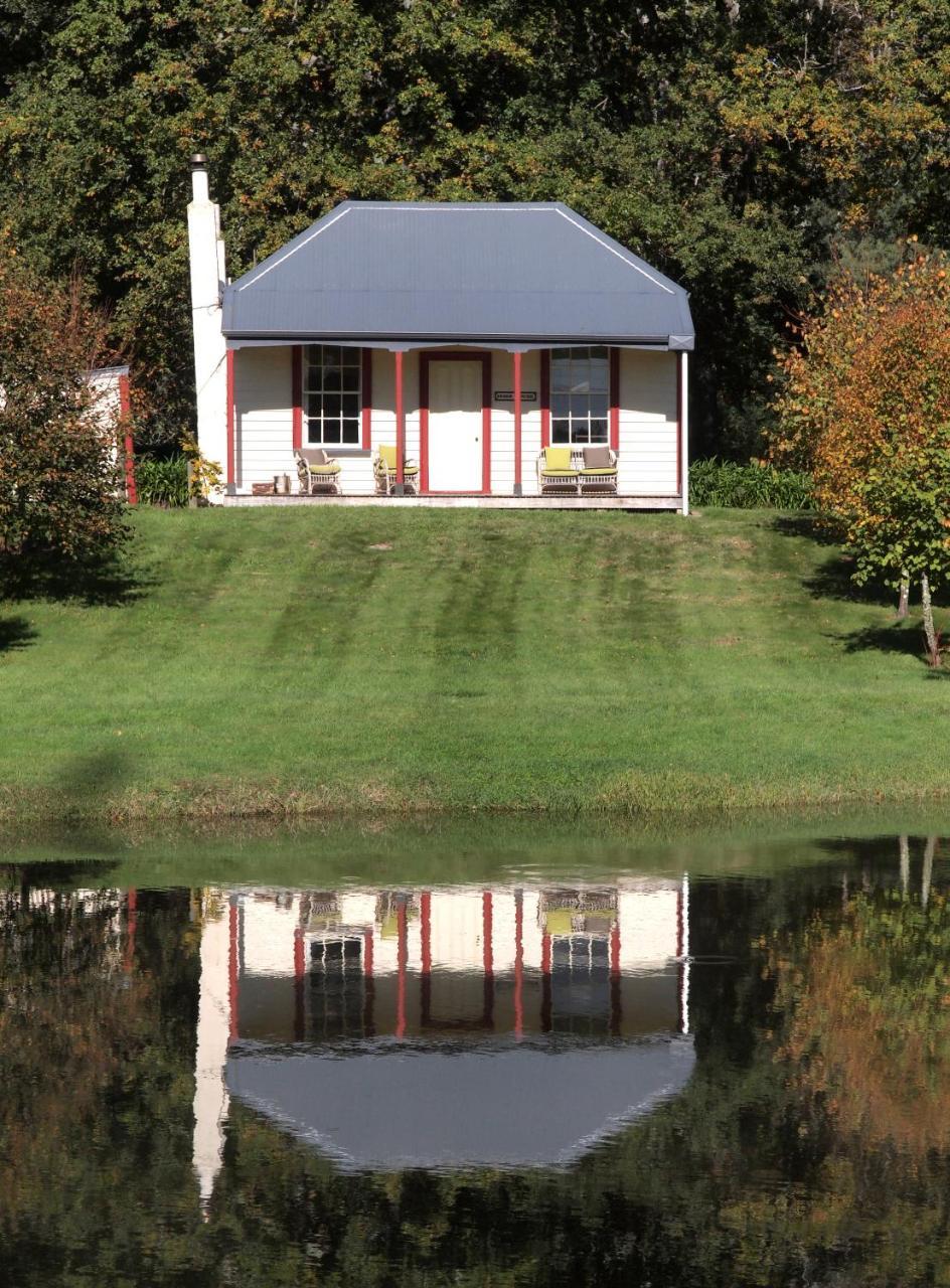India House & Ica Whare In Whareama, Nr Riversdale
